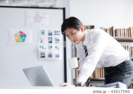 ビジネスシーン 43617500