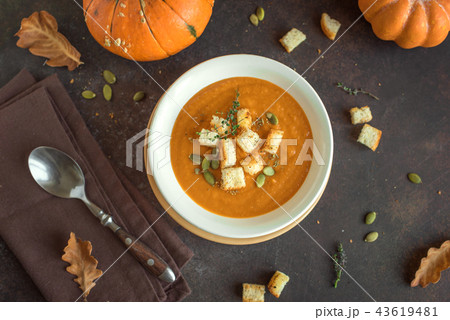 Pumpkin soup 43619481