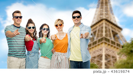 friends pointing at you over eiffel tower friends pointing at you over eiffel tower 43619874