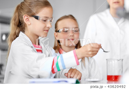 kids with test tube studying chemistry at school 43620492