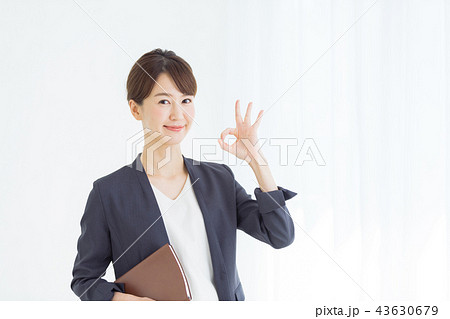 カジュアルスーツ 女性の写真素材