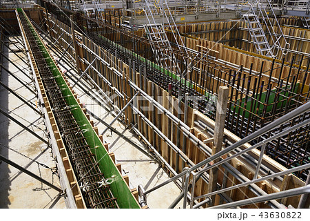型枠工事の現場 型枠工事の現場 43630822