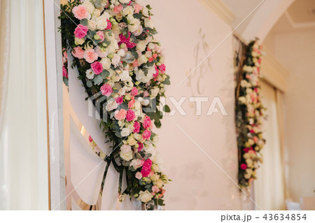 Floral decoration on the wedding in restaurant Floral decoration on the wedding in restaurant 43634854