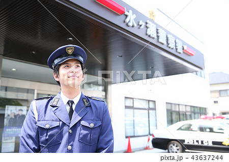 警察官 警察官 43637244