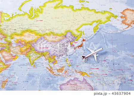 世界地図と旅客機 海外旅行イメージ イメージ素材 世界地図と旅客機 海外旅行イメージ イメージ素材 43637904