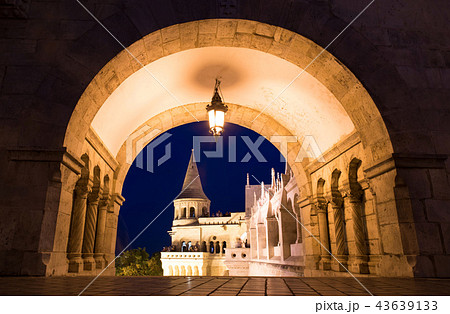 Budapest Fisherman Bastion building  43639133