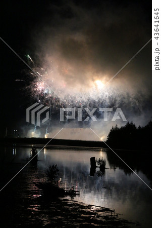 Festive fireworks over the lake Festive fireworks over the lake 43641645