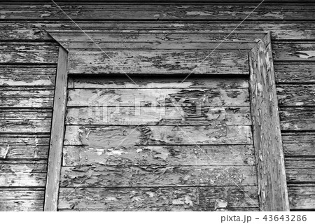 Old wall with peeling paint. Old wall with peeling paint. 43643286