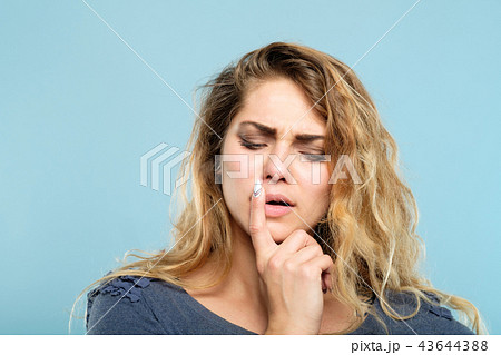 thoughtful facial expression woman contemplating thoughtful facial expression woman contemplating 43644388