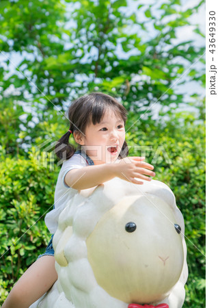 子供 人物 女性 43649330