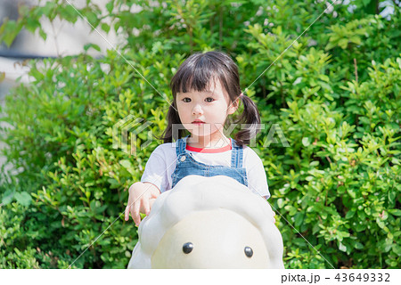 子供 人物 女性 43649332