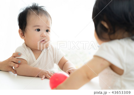 赤ちゃん 43653309