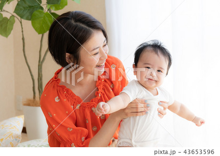 赤ちゃん・ママ 43653596