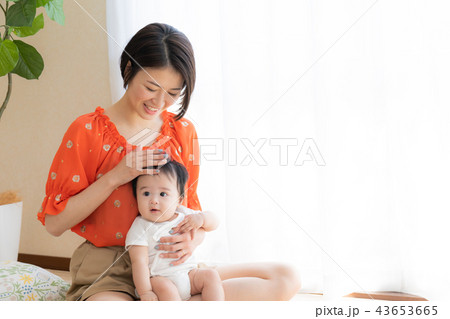 赤ちゃん・ママ 43653665
