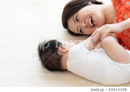 赤ちゃん・ママ 43654108