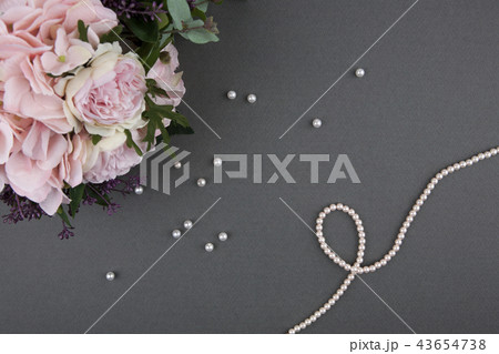 花 ピンク 真珠のネックレス 43654738
