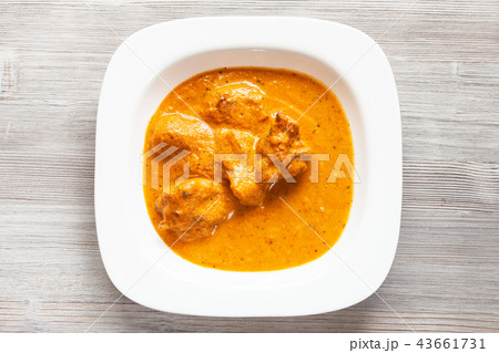 Murg Makhan Masala chicken pieces in curry 43661731