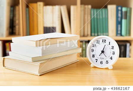 読書 本棚 本 時計 時間 書籍 読書 本棚 本 時計 時間 書籍 43662167
