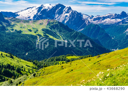 View of beautiful Dolomites mountain 43668290