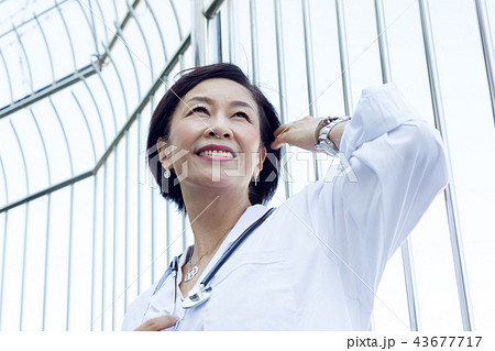 50代 女医 看護婦  43677717