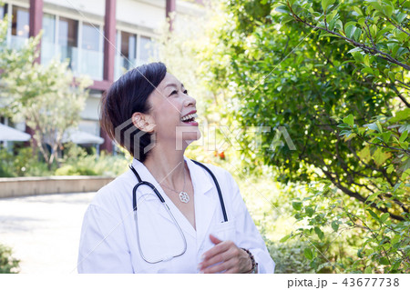 50代 女医 看護婦  43677738