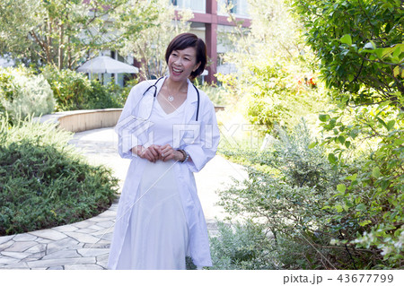 50代 女医 看護婦  43677799