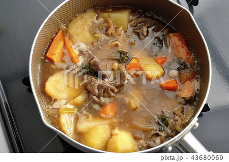 肉じゃがを作ります。 43680069