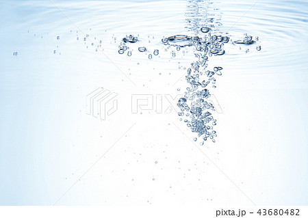 水 水 43680482