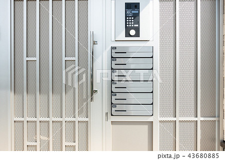 オートロックの玄関設備 43680885
