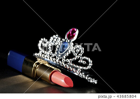 ティアラと口紅 ティアラと口紅 43685804