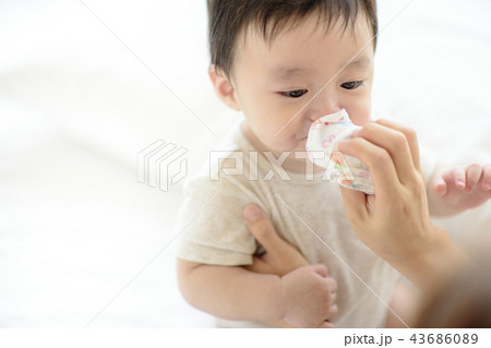 赤ちゃん ハンカチ 鼻 43686089