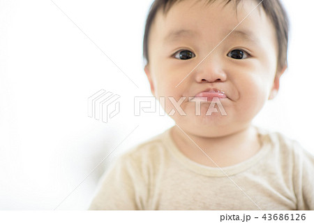 1人 一人 赤ちゃん 43686126