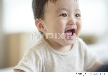 1人 一人 赤ちゃん 43686134