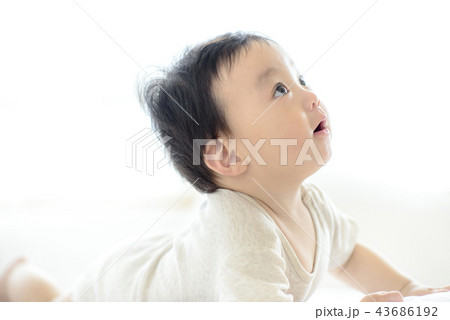 1人 一人 赤ちゃん 43686192