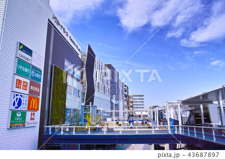 戸塚駅西口の風景 43687897