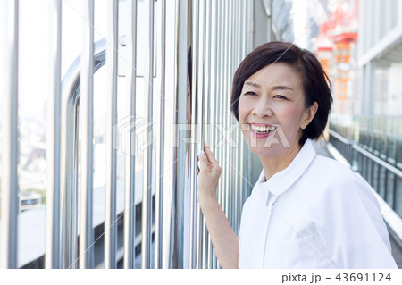 50代 女医 看護婦  43691124