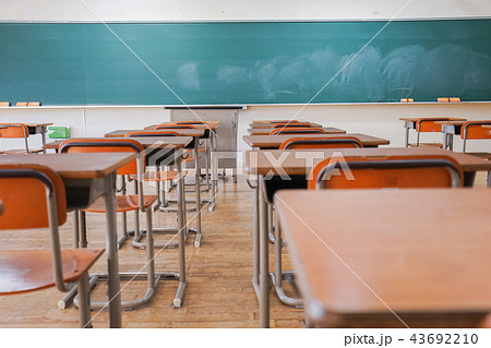 学校の教室 学校の教室 43692210
