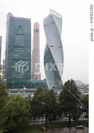 Business center with high skyscrapers Business center with high skyscrapers 43692560