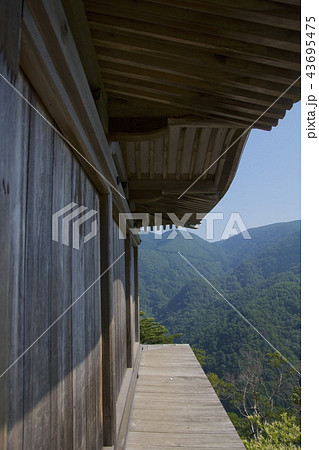 鳥取県の三徳山の文殊堂 鳥取県の三徳山の文殊堂 43695475