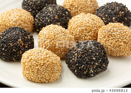 ゴマ団子 43696813