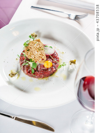 beef tartar with egg 43708538