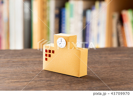 学校 教育 本棚 図書室 資料室 校舎 学校 教育 本棚 図書室 資料室 校舎 43709970