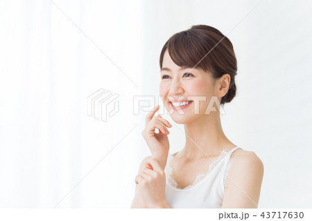ビューティー 若い女性 ビューティー 若い女性 43717630