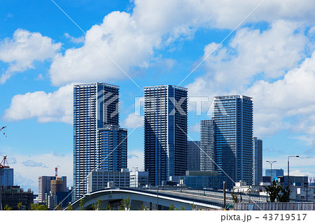 豊洲大橋と中央区の高層マンション群 43719517
