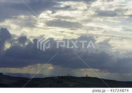 光おろし 雲 空 43724874