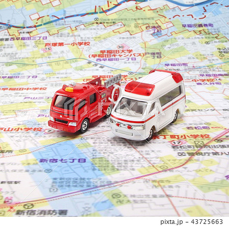 緊急自動車 43725663