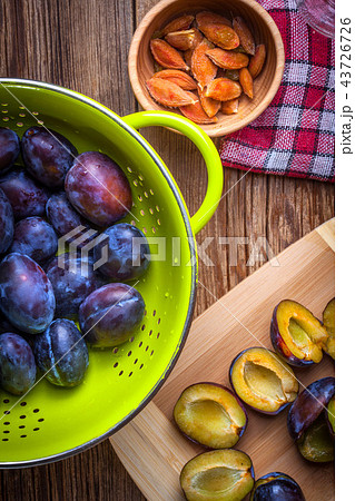 Plums from the backyard garden. Plums from the backyard garden. 43726726