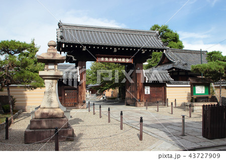 京都　壬生寺　山門 43727909