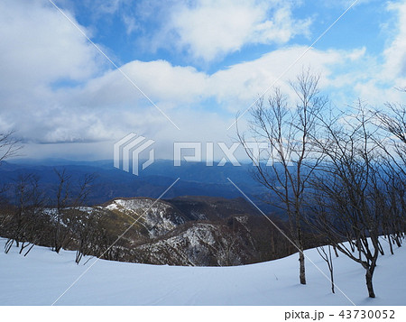 冬の赤城山 駒ヶ岳(南面)1600m付近から南東側の眺望 43730052
