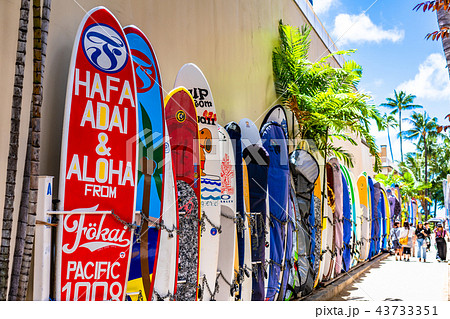 ハワイ ワイキキビーチ サーフボードロッカーの写真素材